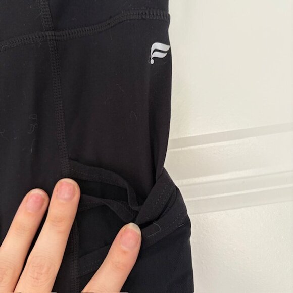 Fabletics Black Mid Rise Leggings with Mesh Side Panels & Pockets - Picture 4 of 6